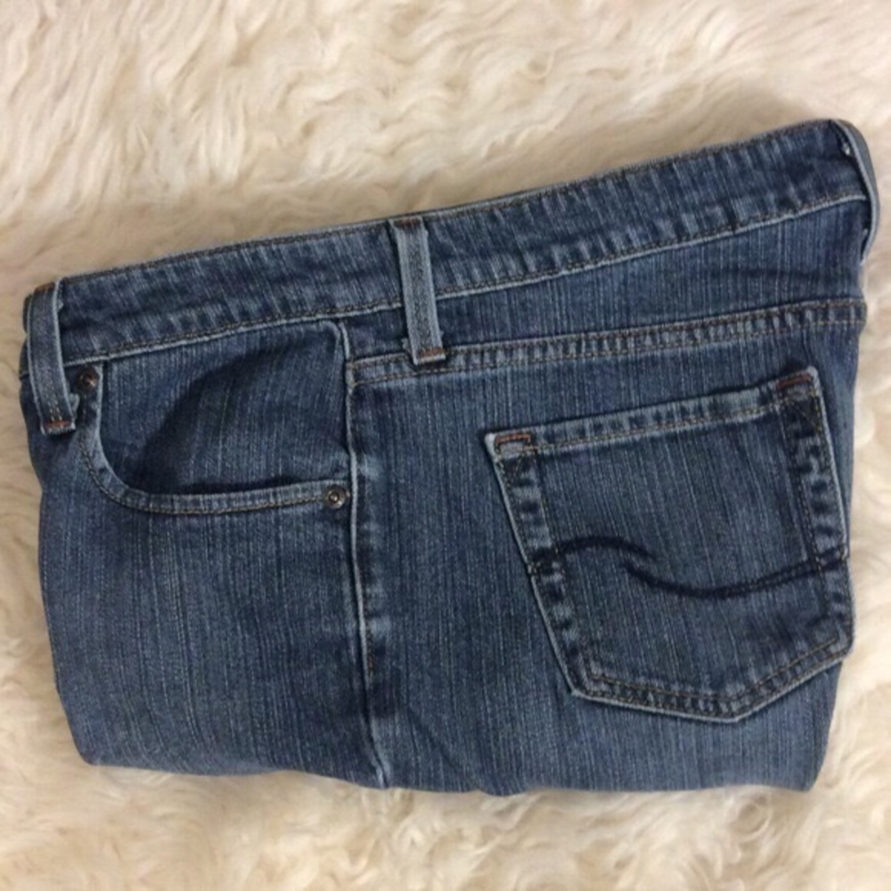 🌻• Levi’s Low Rise Jeans •🌻